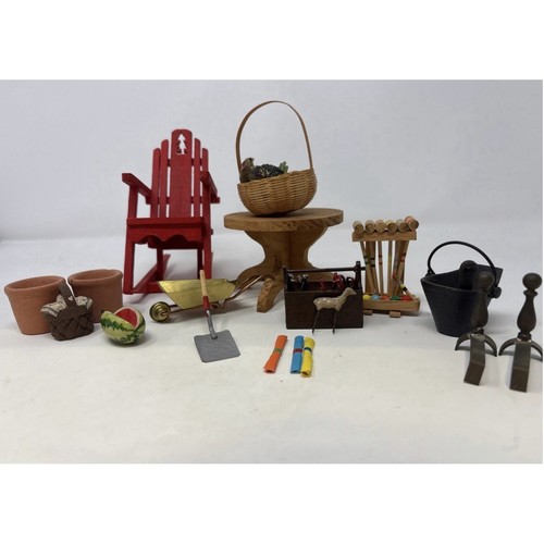 Lot vintage doll house - of,