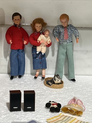 Vintage 1960 doll house - vintage,