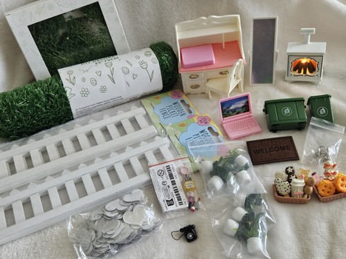 Chilsrens doll house - doll,