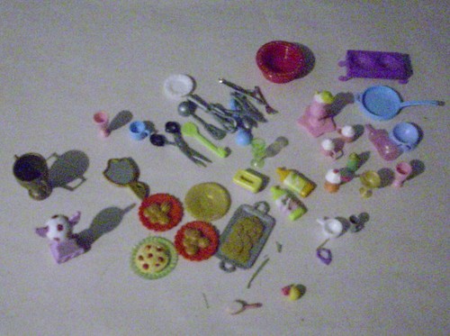 Large lot doll house - of,
