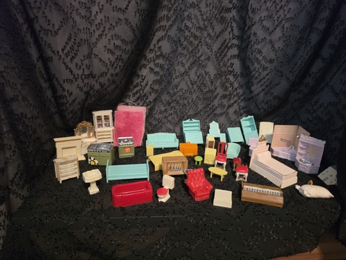 Vintage doll house - vintage~,