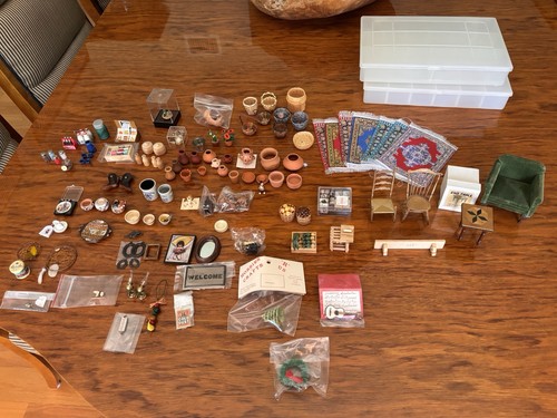 Lot 100 dollhouse - lot, of